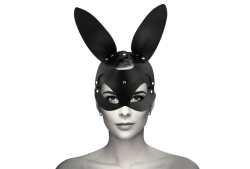 coquette mascara cuero vegano con orejas de conejo